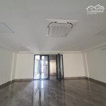 Cho thuê nhà tôn đức thắngdiện tích120m2 x 8 tầngthông sàn hướng đông nam mặt tiền 6m, giá bán 130 triệu/th