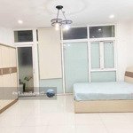 Giá rẻ: 10 triệu/th, chcc florita, khu him lam, q7. 40m2, 1 phòng ngủ 1 vệ sinh full, liên hệ: 0909474240