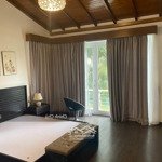 Chính chủ cần bán căn bt xanh villas, đã hoàn thiện đẹp full nội thất và có bể bơi. giá bán 14 tỷ.