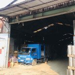 Cho thuê kho 350m2 ( ngang 10 dài 35) có điện 3 pha,p28,q.bình thạnh