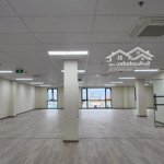 Văn phòng đường nguyễn hữu thọ, dt 220m2, giá 29 triệu/tháng