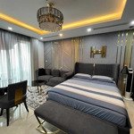 Hot. studio d''capitale giá thuê 11,5 triệu đủ đồ, view thoáng, vào luôn. liên hệ quyền ạ 0918269777