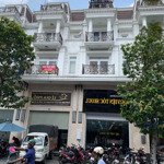 Cho thuê mặt tiền nguyên căn làm showroom vp