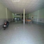 Nhà xưởng nền gạch trần laphong sạch sẽ 500m2