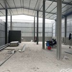 Kho xưởng mới xây 100%. 300m2, giá 30tr. còn bớt cho khách thiện chí.