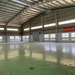 Cho thuê 2500m2 khuân viên nhà xưởng tân phú trung .