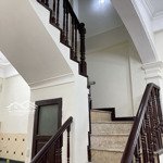 Cho thuê nr tại thanh xuân,40m2x 4 tầng 5 phòng ngủ hộ gđ,vp, nhóm đi làm