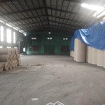 Cho thuê xưởng 2.000 m2 giá 60 triệu đ/ tháng đường kênh c xã lê minh xuân huyện bình chánh tphcm