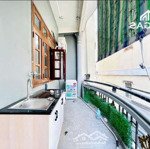 Cho thuê căn hộ full nội thất - ban công - bếp ngoài ban công tại q3