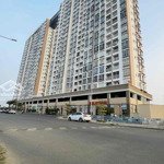 Chính chủ cho thuê căn 2pn -68m2- ban công thoáng- view sông đẹp