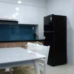 Căn hộ full nội thất 2 phòng ngủ2 vệ sinh- diện tích: 76 m2, view sông - giá: 12 triệu/tháng