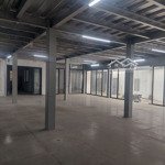 Cho thuê nhà mái bằng 1 tầng, 400m2, rất đẹp, 2 ô tô tải tránh, 50 triệu