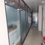 Trong tòa nhà vp, cho thuê 110m2, gần lương định của q. 2