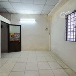 Phòng trọ 20m2 giá rẻ, trần bình trọng q. 5, khu trung tâm, tiện đi lại