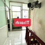 Nguyên căn full nt dtsd 30m2 1 lầu 1 phòng ngủ 1 vệ sinhquận 1