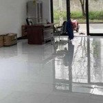 Cho thuê nhà nguyên căn rộng 200m2 quận 2