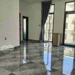 Văn phòng tại vinhomes q9 50m2, có thang máy + rèm sẵn, giá 6triệu/tháng + miễn phí quản lý