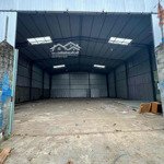 Cho thuê kho - 300 m2 sau lưng bến xe tttp