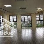 Cho thuê vp phố trần thái tông; dt: 90m2 * 9t, mt: 6m, thông sàn, thang máy, đh, nl. giá 140tr