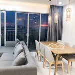 Cho thuê căn 3pn diện tích lớn 121m2 palm heights. giá thuê chỉ 22tr