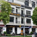 Cho thuê căn shophouse phố hàm nghi, dt 90m2 * 5 tầng, mt 6m, thông sàn, có đh, thang máy. giá 53tr