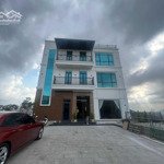 Bán khách sạn 36 phòng mới mặt tiền đường khe sanh view rừng thông thành phố đà lạt