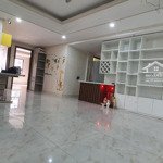 Chính chủ cho thuê căn hộ 3 phòng ngủ 2 vệ sinhhomyland quận 2, giá bán 13 triệu, liên hệ: 0925 584 998 nhi