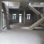 Nhà biệt thự song lập nhà thô 190m2 diện tích đất. liên hệ: 0985018938