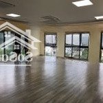 Cho thuê vp phố dịch vọng hậu; dt: 550m2
 * 8t nổi + 2 hầm, mt: 16m, thông sàn, rẻ nhất thị trường