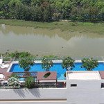 Bán căn hộ chung cư 3 phòng ngủdiện tích130 m tầng cao, view sông thoáng mát.