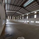 Cho thuê xưởng khuôn viên 1400m2.trạm điện 250kva,định hòa,thủ dầu 1