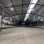 Thuê kho 1300m2 quận 7 có văn phòng, wc, điện, nước đủ