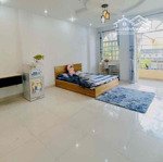 Trống studio ban công rộng 30m2