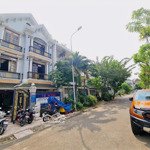 Cho thuê nhà có 10 phòng chỉ 30 triệu tại kdc sông giồng
quận 2 ,phường an phú liên hệ: 0896927986