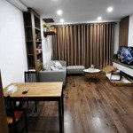 Bán căn hộ gần 70m2, full nội thất, bc đông nam cc 19t4 kiến hưng giá bán 2,4 tỷ bao phí