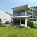 Chủ cần tiền bán lại căn villa 353m2, 3 phòng ngủ, hồ bơi, hoàn thiện nội thất vào là có dòng tiền