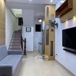 Cho thuê nhà chùa hà: 30m2, 5 tầng, full nội thất, 13tr