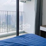 Cho thuê 2 phòng ngủtòa c5 vinhomes d''capitale trần duy hưng, full đồ, view hồ, rất mát mẻ, giá chỉ 18 triệu