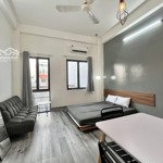 Phòng studio ban công rộng 40m2 full nội thất ban công gần ngã tư phú nhuận