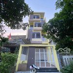 Cho thuê nhà 4 tầng 6 phòng view hồ trái tim rất đẹp