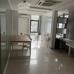 Cho thuê tầng 3 mặt phố 30 trần quang diệu. mbsd 70m2 lô góc 2 mặt thoáng. đầy đủ nt: thang máy, đh