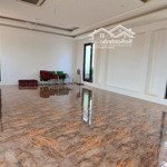 Cho thuê mặt sàn văn phòng quận bắc từ liêm. 120m2. thông sàn. giá 12 tr/th