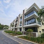 Cho thuê nhà liền kề glen celadon city 5x16 1 hầm 1 trệt 4 lầu. ntcb có thang máy. giá thuê 60triệu