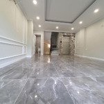 Nhà mặt phố, 10 tầng thông sàn, diện tích 100m2 giá hơn 40 tỷ, quận thanh xuân