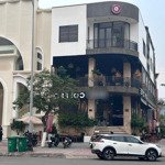 Cần bán lô góc dương đình nghệ - phạm văn đồng - nhà 3 tầng kinh doanh cafe và căn hộ.