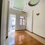 Nguyên tầng 2 phòng ngủ- 60m2 - nguyễn khuyến, p12, bình thạnh -01/04 trống