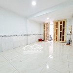 Bán nhà quận 8, 2 tầng, gần cầu nhị thiên đường, nhà đẹp, 25m2, giá sở hữu chỉ 2,4 tỷ