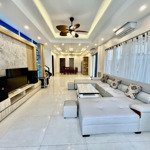 Bán villa flc sầm sơn - thanh hoá, full nội thất đẳng cấp, dt 216m2, mặt tiền 12m giá 11.xx tỷ.