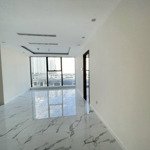 Bán 2 ngủ 74m2 view 2 phòng có ánh sáng tại chung cư sunshine city- liên hệ: 0984567658