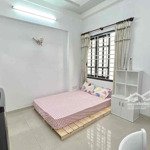 Studio cửa sổ cực kỳ xinh ngay vòng xoay lăng cha cả